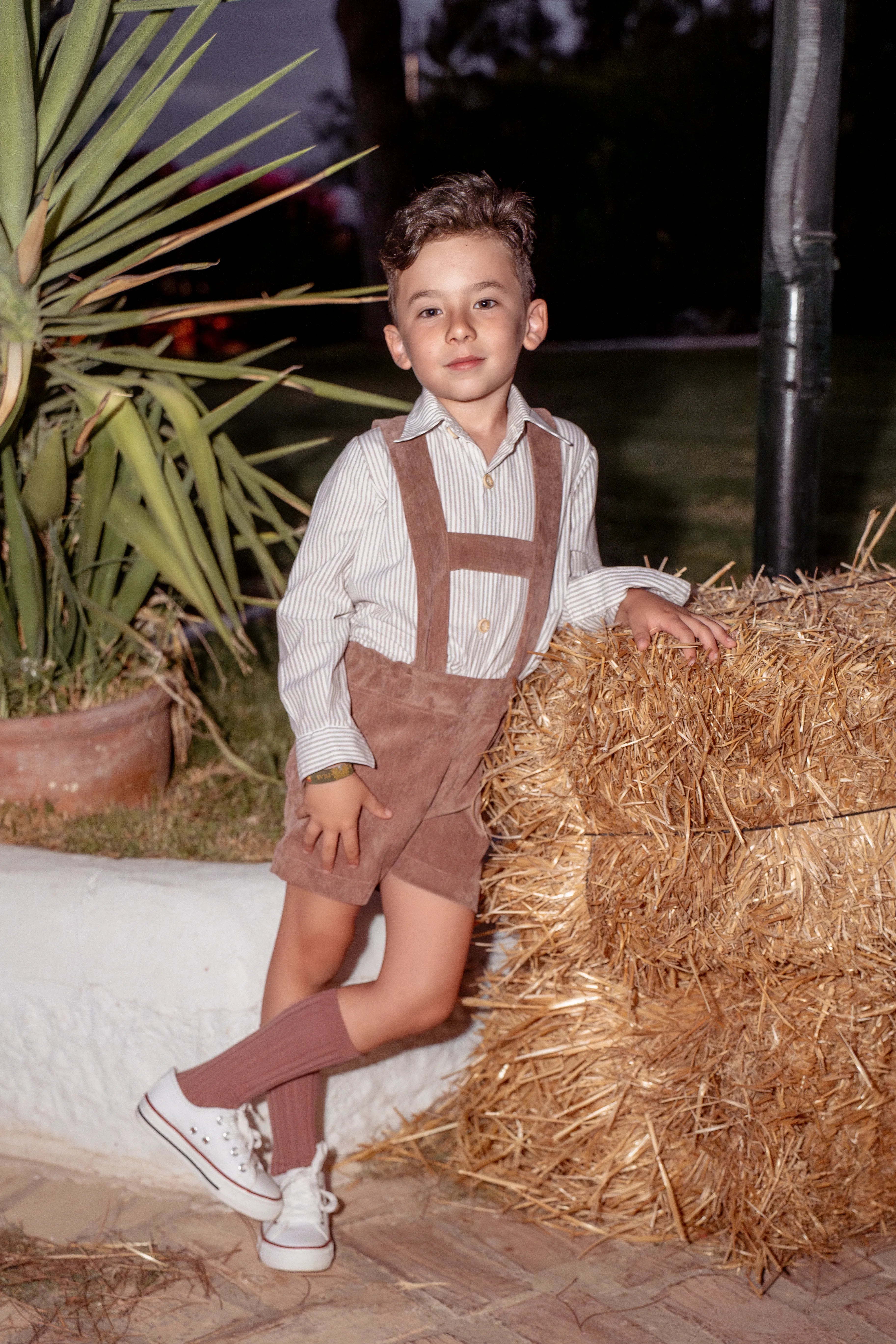 PANTALÓN CORTO NIÑO CISNE