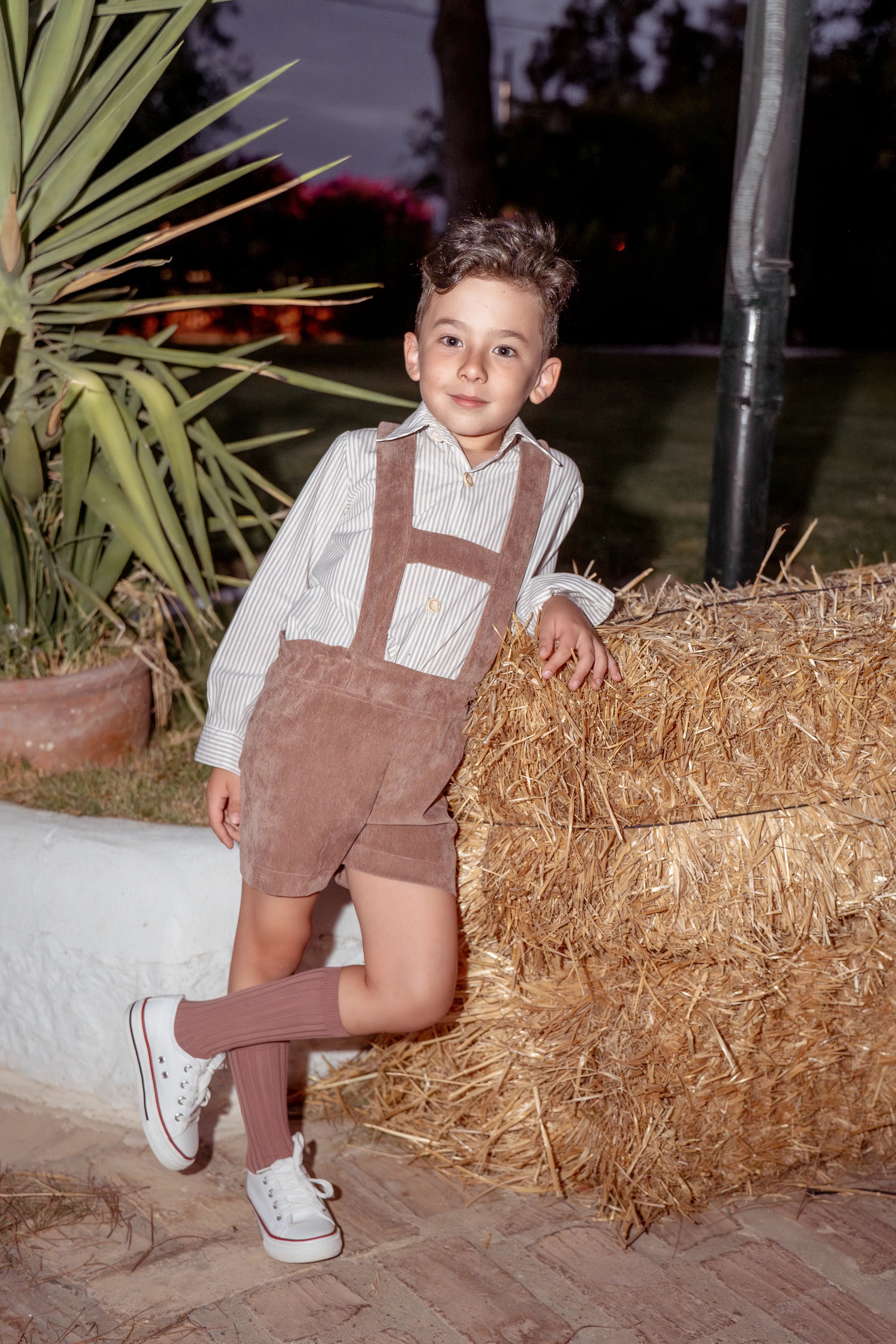 PANTALÓN CORTO NIÑO CISNE